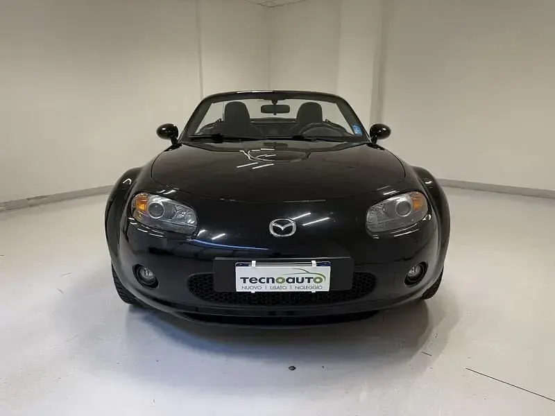 Usata Mazda MX5 126 CV (92 kW) 2007 Nero Cabrio