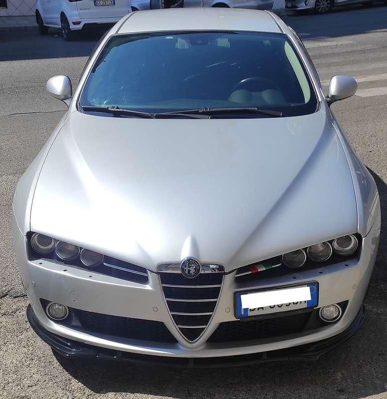 Usata 2006 Alfa Romeo 159 Distinctive Tre volumi | 4900 € (Buon prezzo) - Immagine 1/4