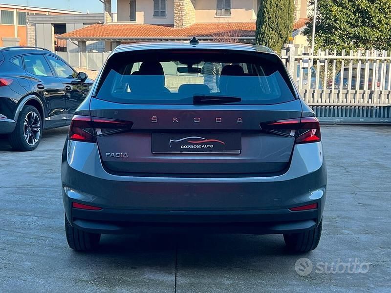 Usata Skoda Fabia Ambition 65 CV (47 kW) 2022 Grigio Utilitaria