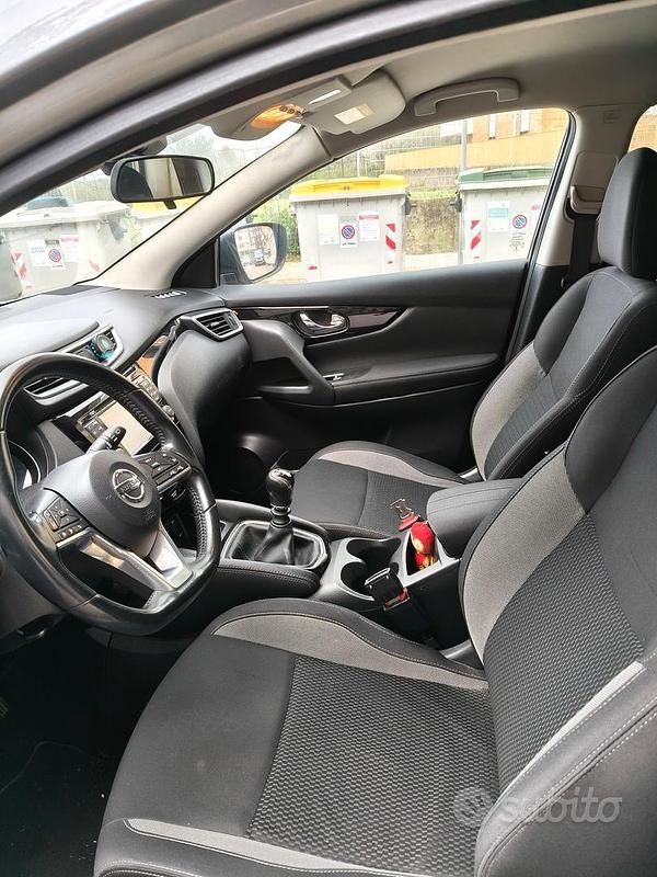 Usata Nissan Qashqai 115 CV (84 kW) 2018 Grigio SUV