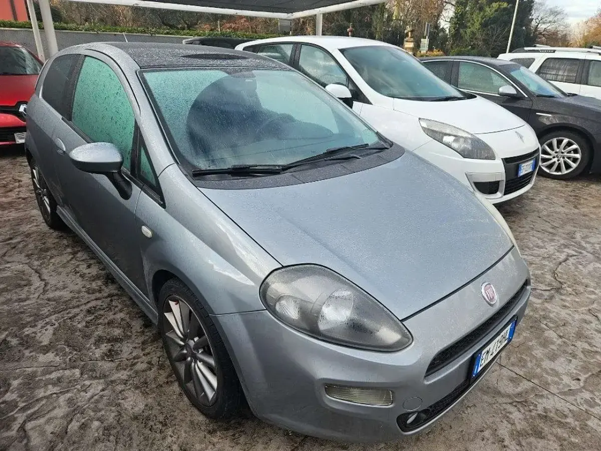 Usata Fiat Punto Sport 95 CV (69 kW) 2012 Antracite Utilitaria
