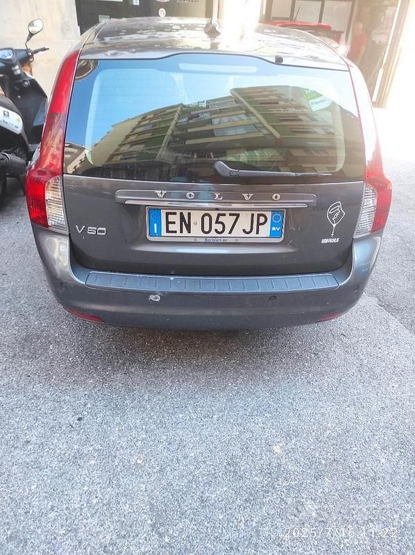 Usata Volvo V50 109 CV (80 kW) 2012 Grigio Station wagon
