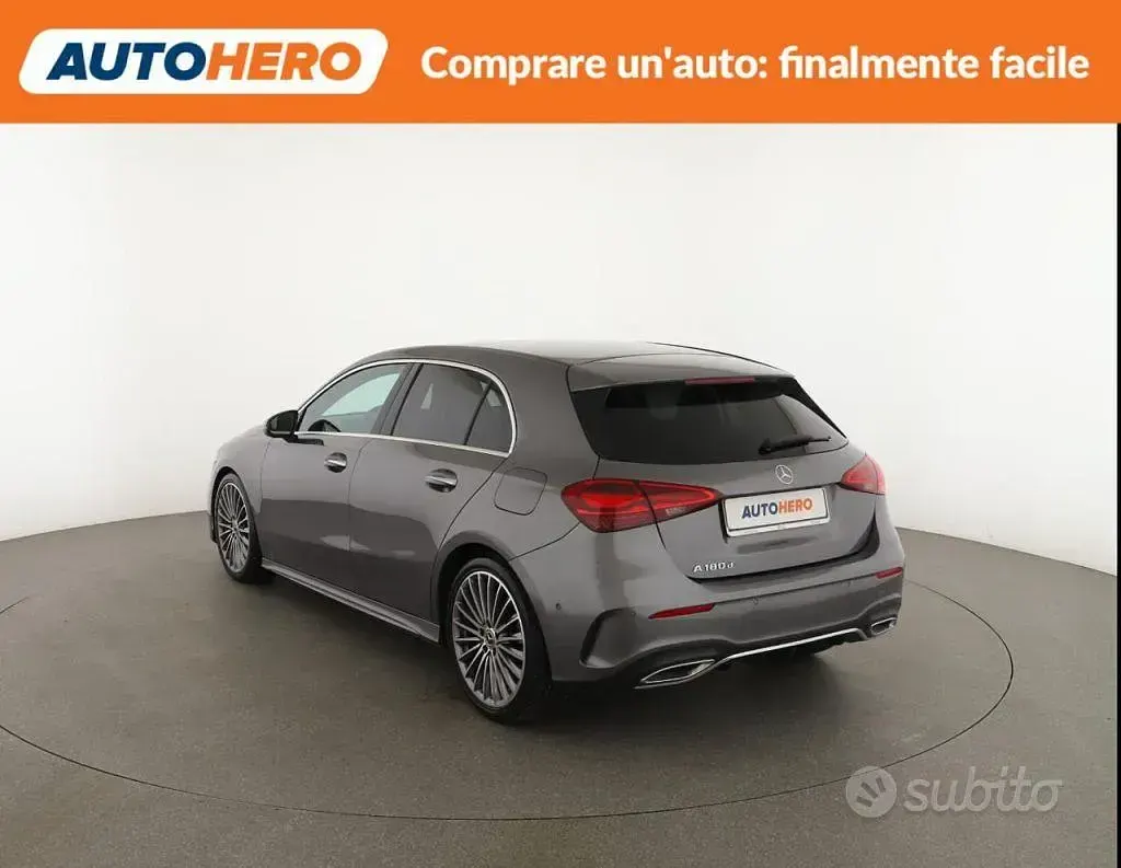 Usata Mercedes A180 AMG Line Premium 116 CV (85 kW) 2023 Grigio Berlina