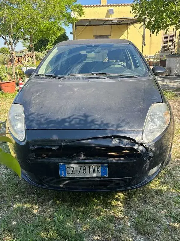 Usata Fiat Grande Punto Emotion 90 CV (66 kW) 2006 Nero Utilitaria