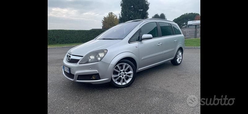 Usata Opel Zafira Cosmo 150 CV (110 kW) 2006 Monovolume
