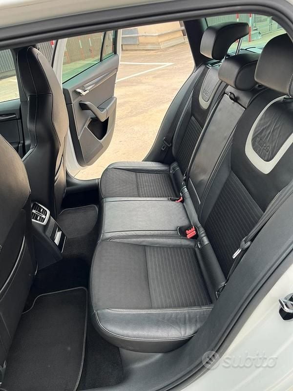 Occasion Skoda Octavia 184 ch (135 kW) 2015 Blanc Citadine