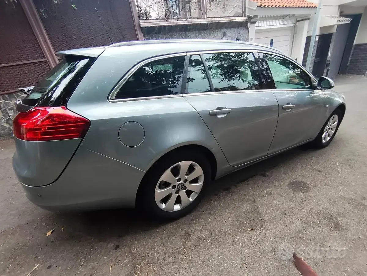 Usata Opel Insignia Cosmo 131 CV (96 kW) 2013 Grigio Station wagon