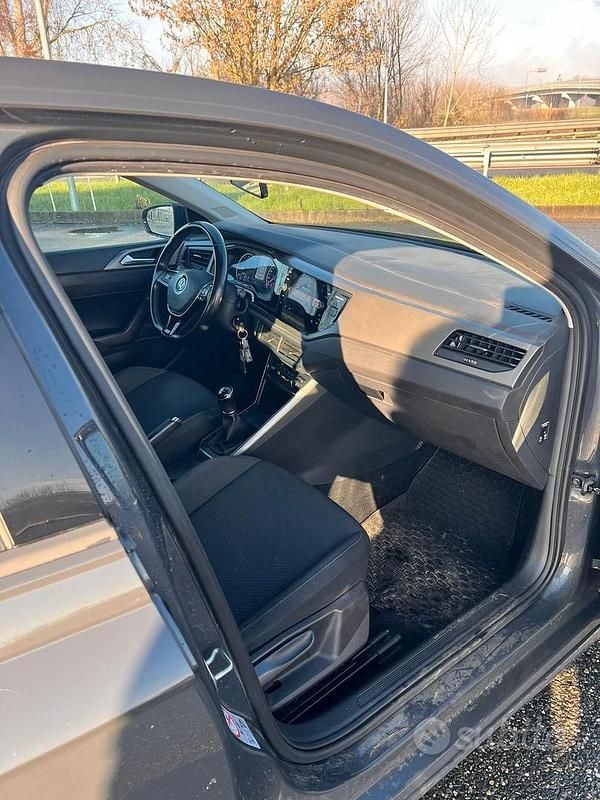 Usata VW Polo 95 CV (69 kW) 2019 Grigio Utilitaria