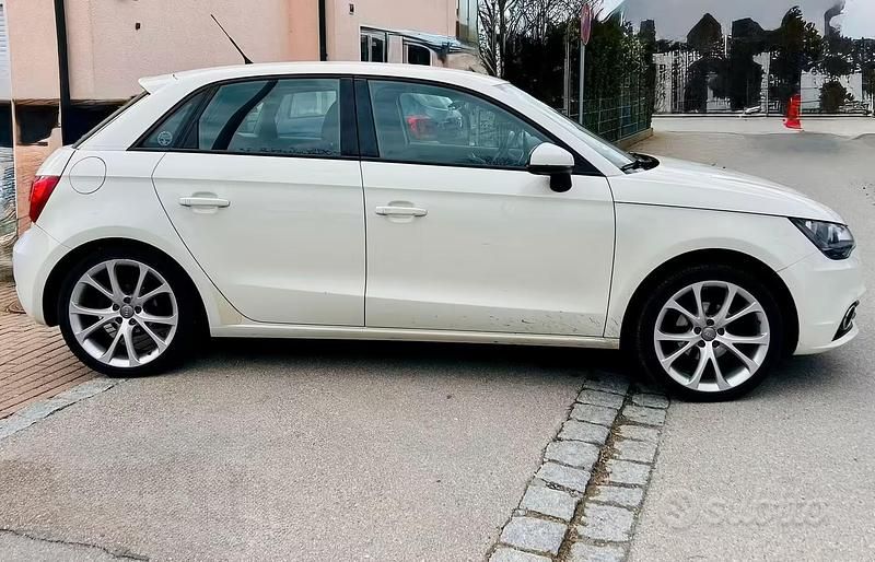 Usata Audi A1 Attraction 86 CV (63 kW) 2012 Bianco Utilitaria