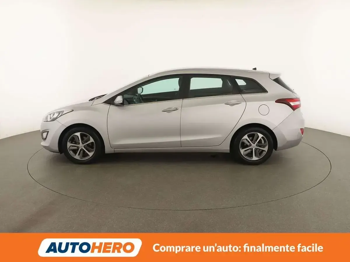 Usata Hyundai i30 Comfort 110 CV (80 kW) 2015 Argento Station wagon