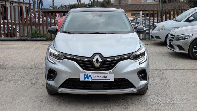 Usata Renault Captur Techno 92 CV (67 kW) 2022 Grigio SUV