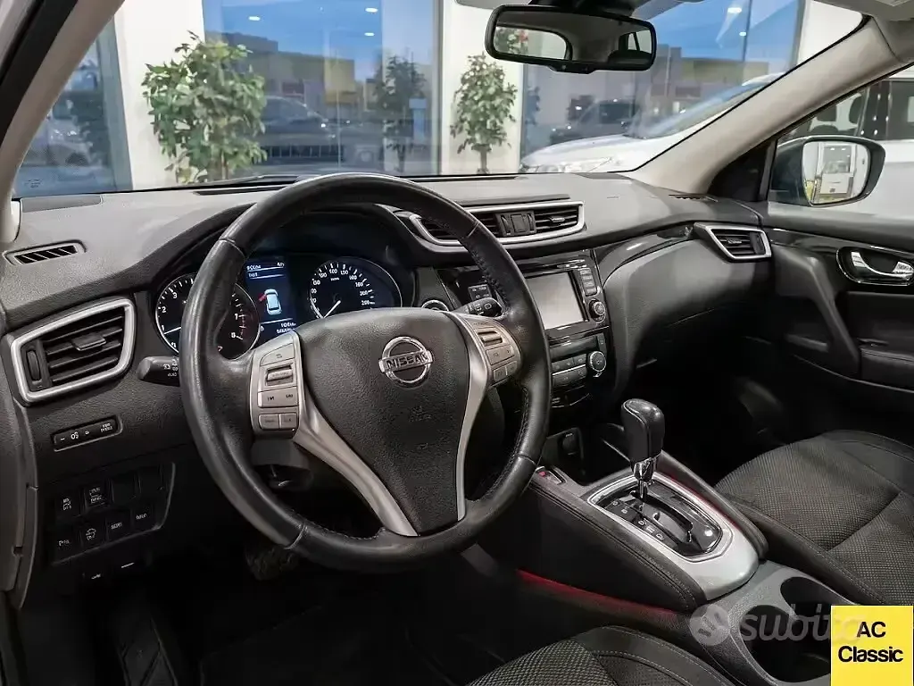 Usata Nissan Qashqai Tekna 130 CV (95 kW) 2015 Grigio SUV