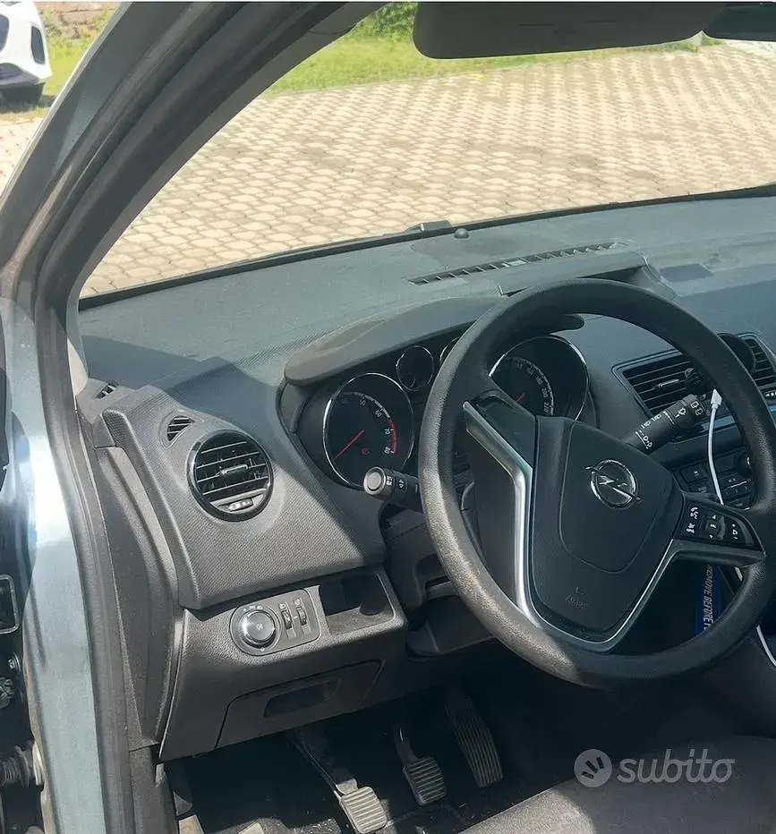 Usata Opel Meriva 90 CV (66 kW) 2014 Grigio Monovolume