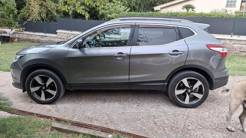 Usata Nissan Qashqai 360º 131 CV (96 kW) 2016 Grigio SUV