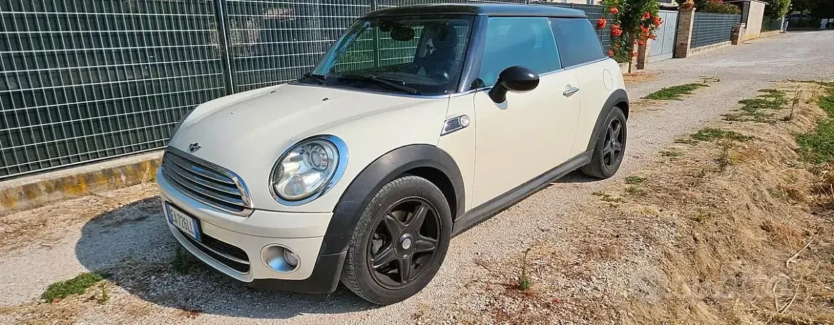 Usata Mini Cooper D 112 CV (82 kW) 2010 Utilitaria