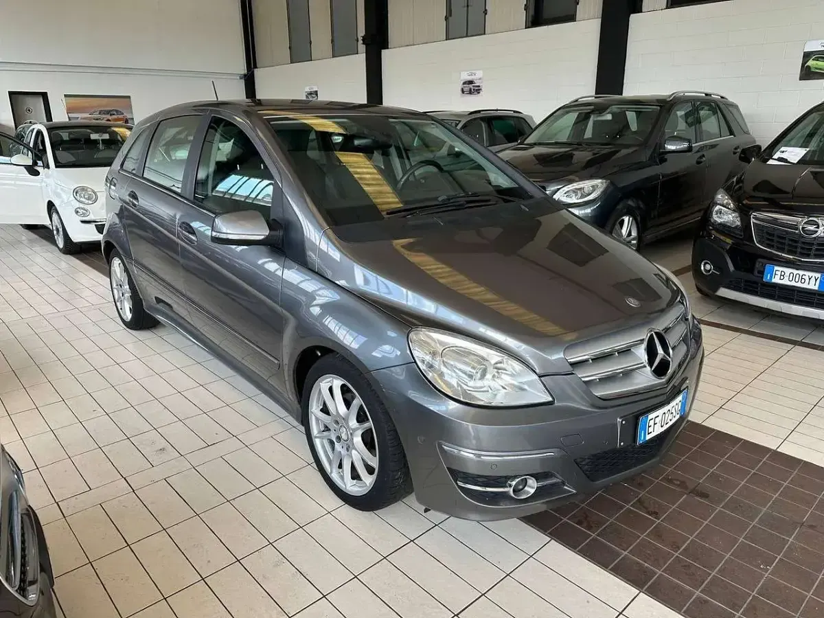 Brugt Mercedes B180 Premium 109 HK (80 kW) 2010 Grå MPV