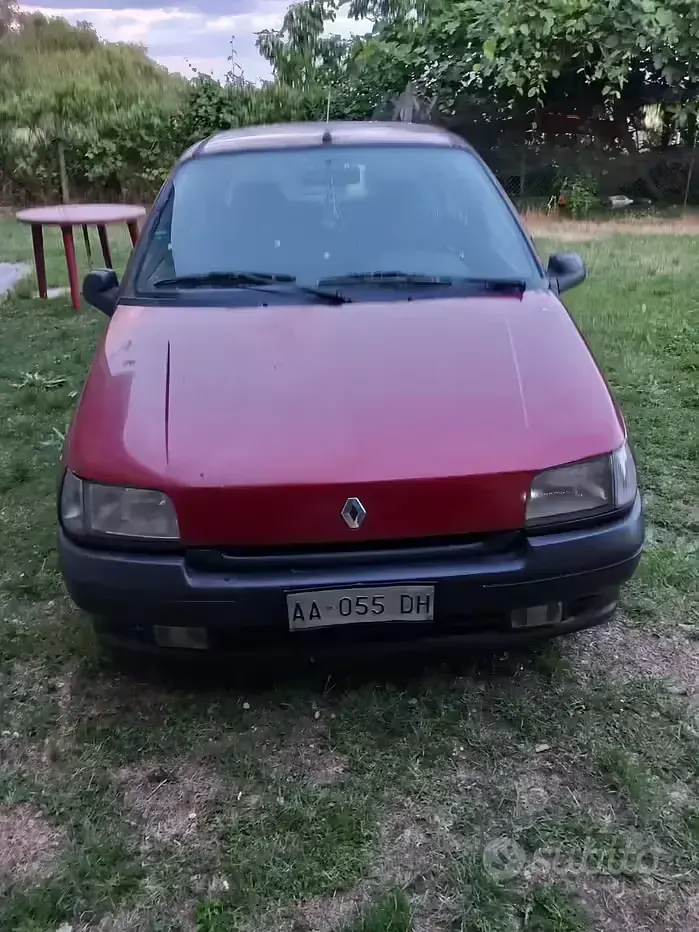 Usata Renault Clio 78 CV (57 kW) 1994 Utilitaria