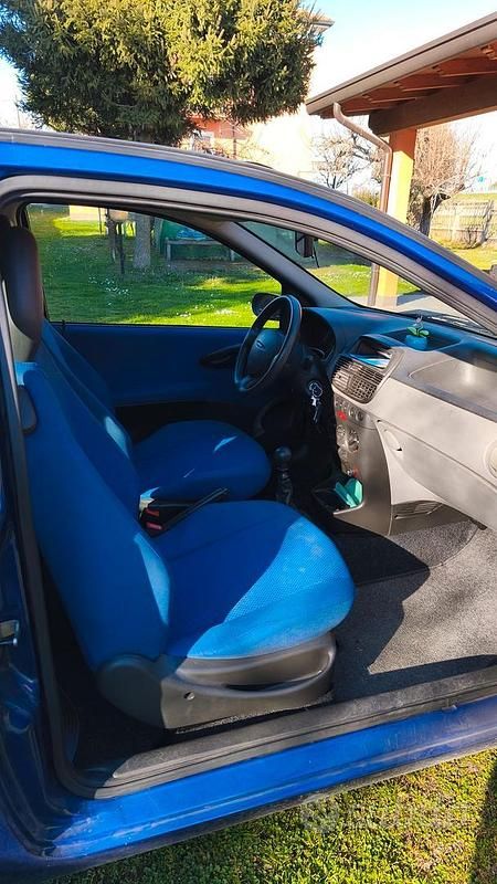 Usata Fiat Punto 60 CV (44 kW) 2000 Blu Utilitaria