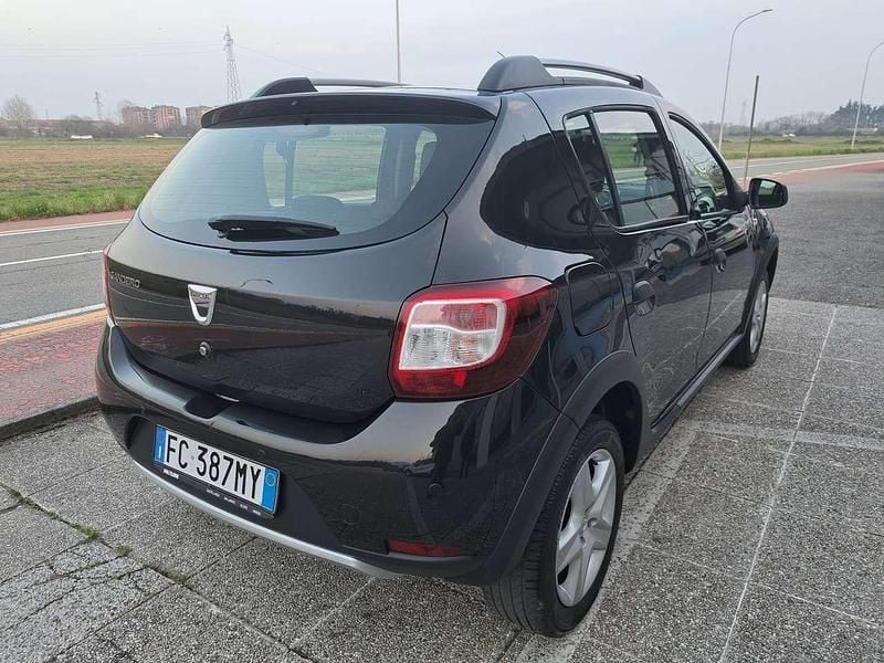 Usata Dacia Sandero Prestige 90 CV (66 kW) 2016 Nero Berlina