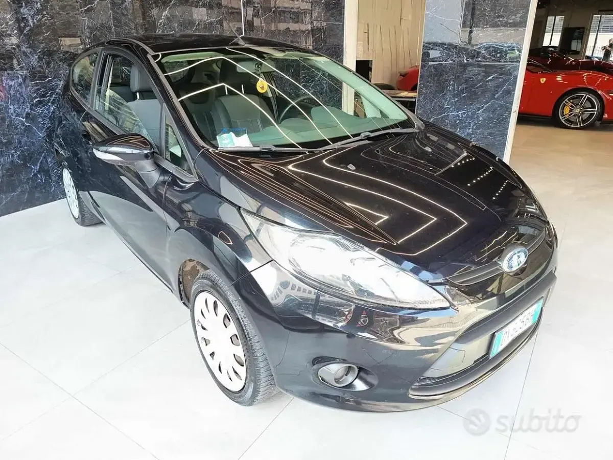Usata Ford Fiesta Titanium 97 CV (71 kW) 2009 Blu Utilitaria