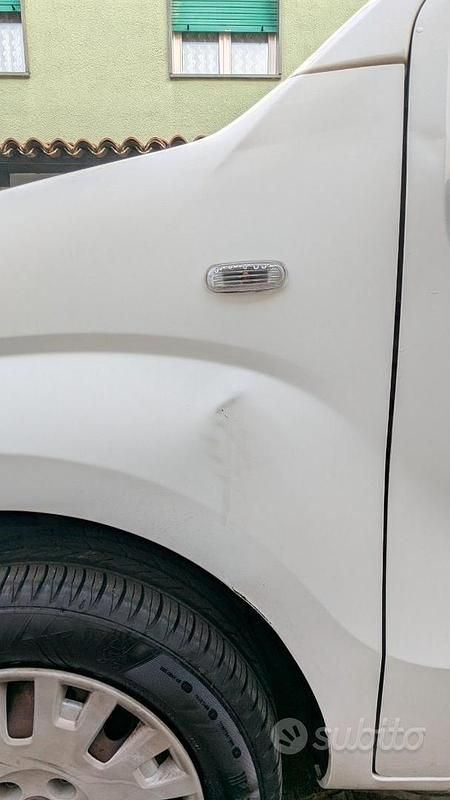 Usata Fiat Qubo Trekking 69 CV (50 kW) 2015 Bianco Monovolume