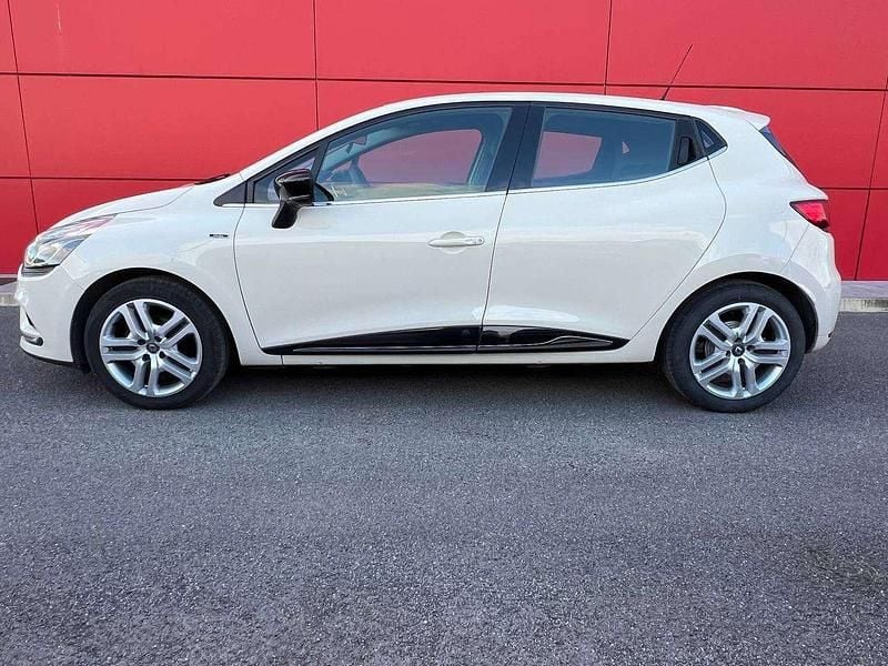 Usata Renault Clio V 90 CV (66 kW) 2019 Beige Berlina