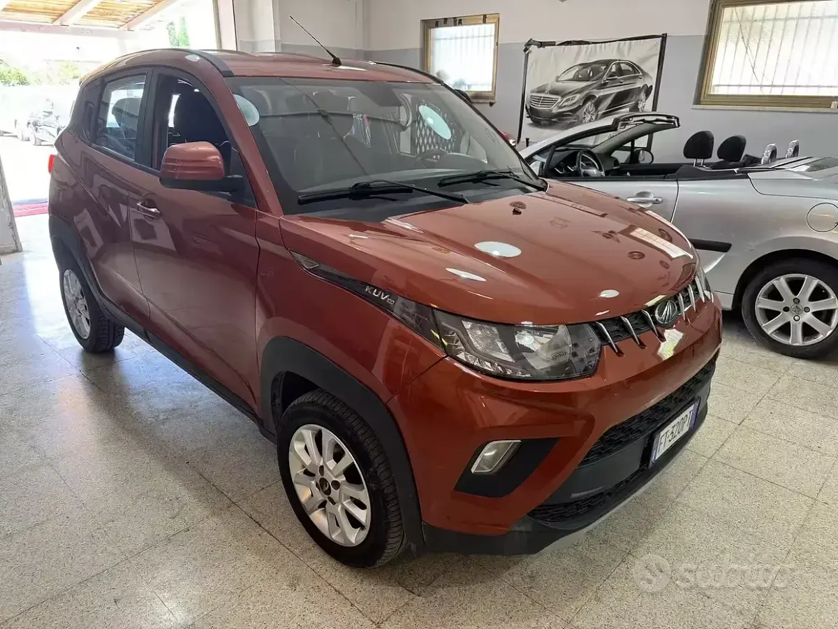 Usata Mahindra KUV100 83 CV (61 kW) 2019 Rosso SUV