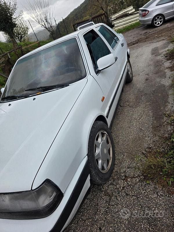 Usata Lancia Thema 166 CV (122 kW) 1990 Bianco Berlina
