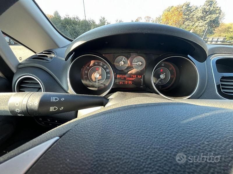 Usado Fiat Punto Easy 75 CV (55 kW) 2015 Blanco Van