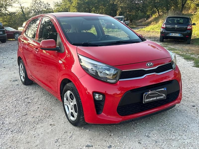 Rosso Usata 2018 Kia Picanto Due volumi | 6999 € (Buon prezzo) - Immagine 1/4