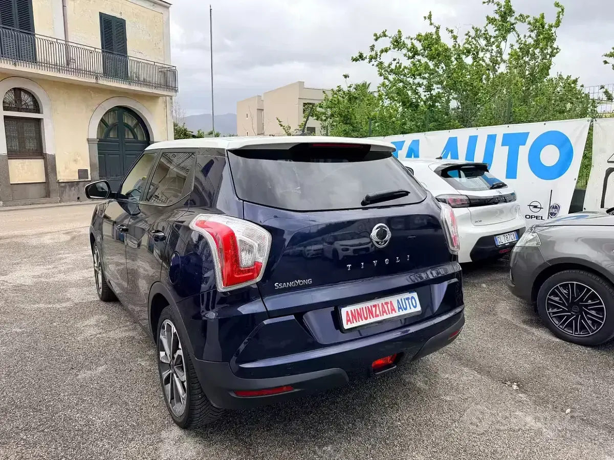 Usata SsangYong Tivoli 128 CV (94 kW) 2019 Bluazzurro SUV