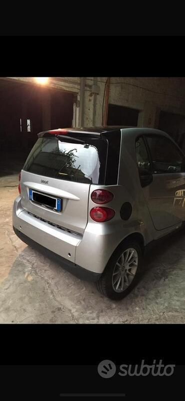 Usata 2011 Smart ForTwo Coupé Utilitaria | 6300 € (Buon prezzo) - Immagine 1/3
