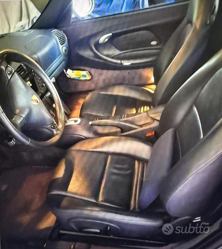 Usata Porsche 911 320 CV (235 kW) 2005 Grigio Cabrio