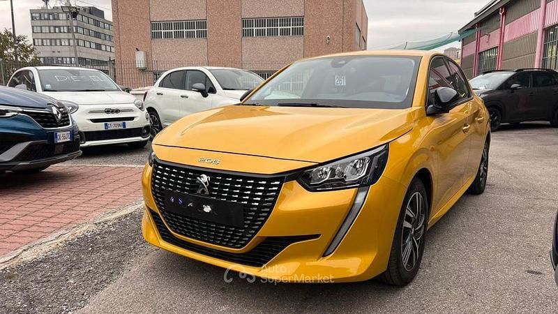 Giallo Usata 2023 Peugeot 208 Allure Due volumi | 12.690 € (Super prezzo) - Immagine 1/4