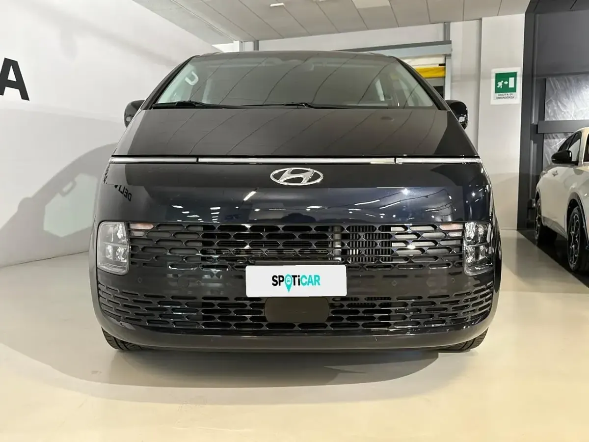 Gebraucht Hyundai Staria 177 PS (130 kW) 2023 Schwarz Van / Kleinbus