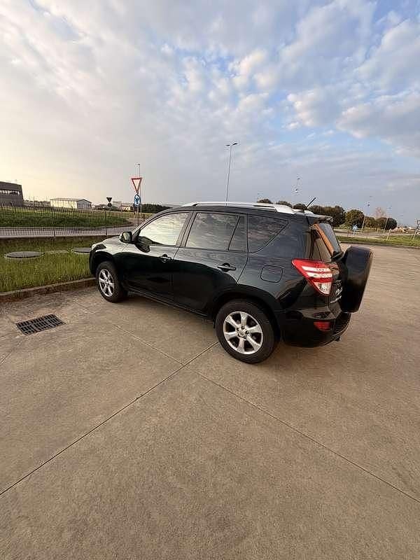 Usata Toyota RAV4 150 CV (110 kW) 2010 SUV