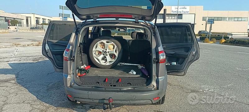 Usata Ford S-MAX 163 CV (119 kW) 2013 Grigio Monovolume