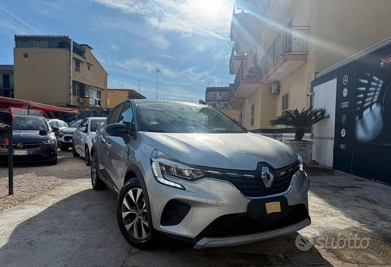 Usata Renault Captur Zen 115 CV (84 kW) 2020 Grigio SUV