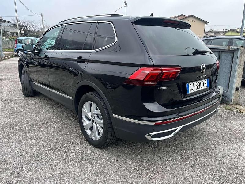 Usata VW Tiguan Allspace Elegance 150 CV (110 kW) 2022 Deep black perleffct SUV
