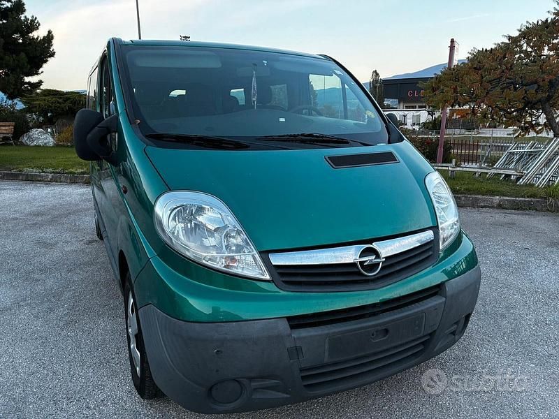 Usata Opel Vivaro 115 CV (84 kW) 2012 Bianco Monovolume