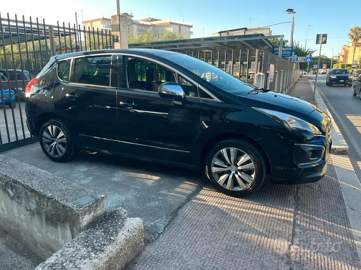 Usata Peugeot 3008 120 CV (88 kW) 2015 Nero Station wagon