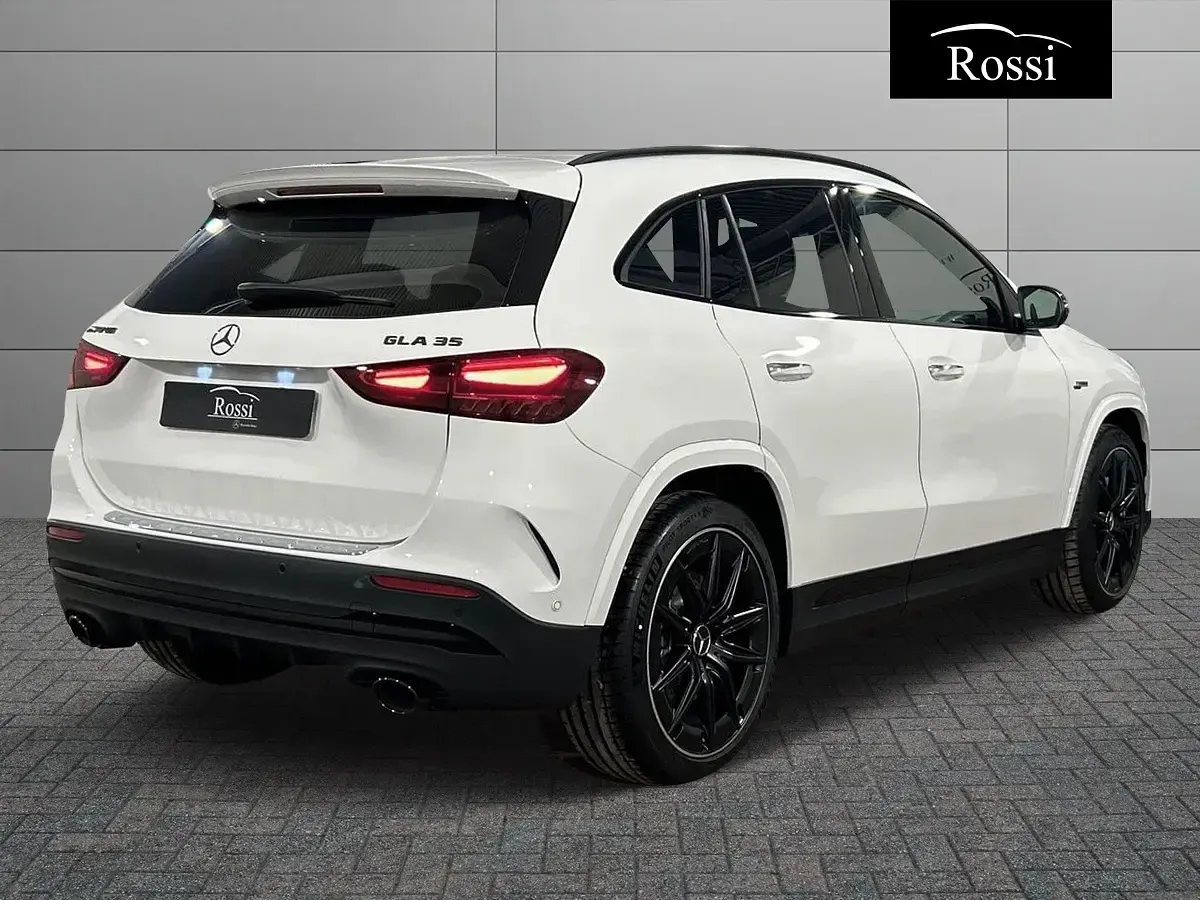 Nuova Mercedes GLA35 AMG AMG 306 CV (225 kW) 2025 Grigio montagna magno manufakt SUV