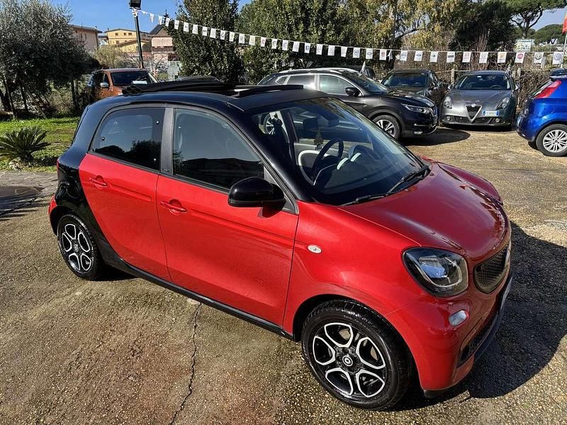Usata Smart ForFour Prime 71 CV (52 kW) 2015 Rosso Utilitaria