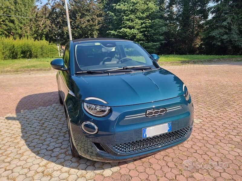 Usata Fiat 500e Passion 42 kW (58 CV) 2021 Blu Cabrio