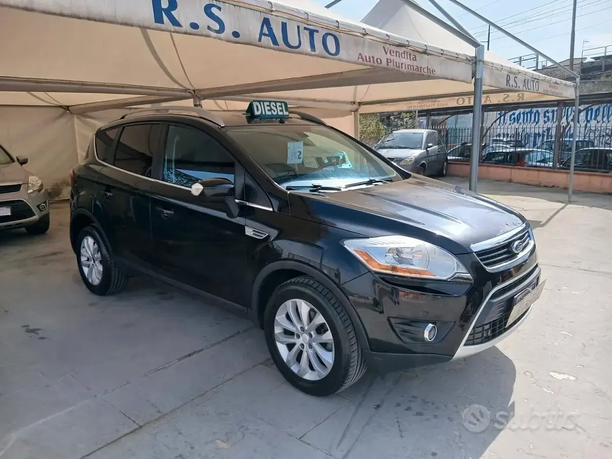 Usata Ford Kuga 136 CV (100 kW) 2010 Nero SUV