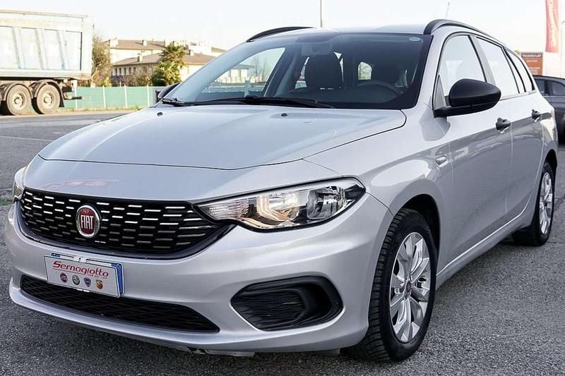 Usata Fiat Tipo Easy 95 CV (69 kW) 2017 Grigio minimal Station wagon