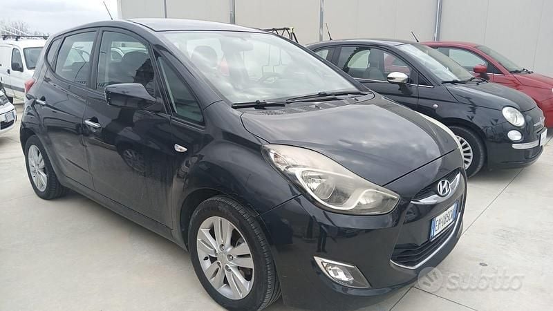 Begagnad Hyundai i20 90 HK (66 kW) 2012 Blå Halvkombi