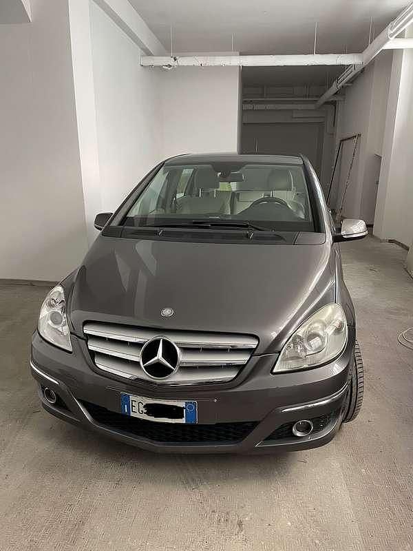 Usata Mercedes B200 Executive 140 CV (102 kW) 2011 Monovolume