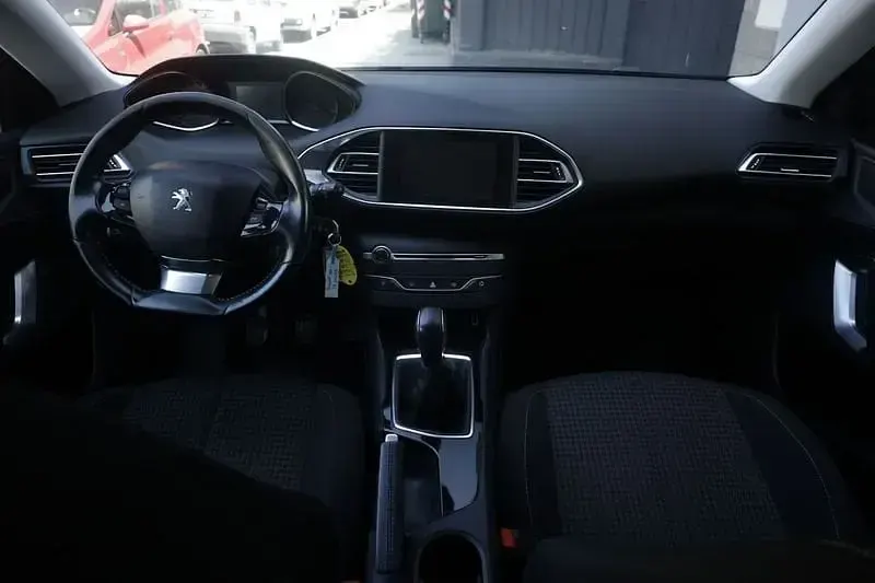 Usata Peugeot 308 Business-Line 100 CV (73 kW) 2018 Oro Station wagon