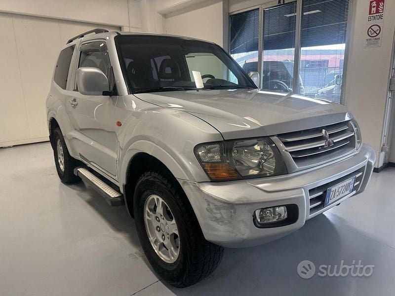 Usata Mitsubishi Pajero 116 CV (85 kW) 2001 Grigio SUV